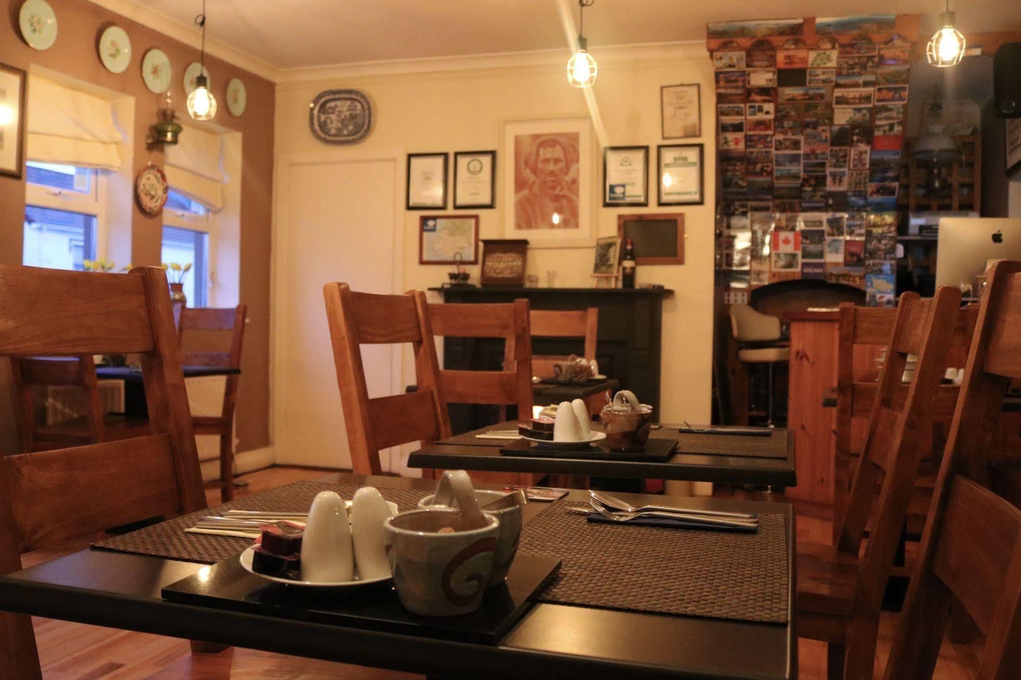 The Old Anchor 3*